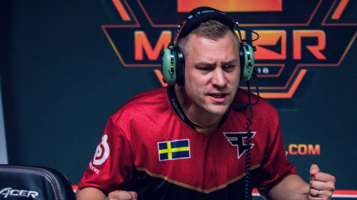 FaZe Clan stands by former CS:GO coach RobbaN after ESIC ban