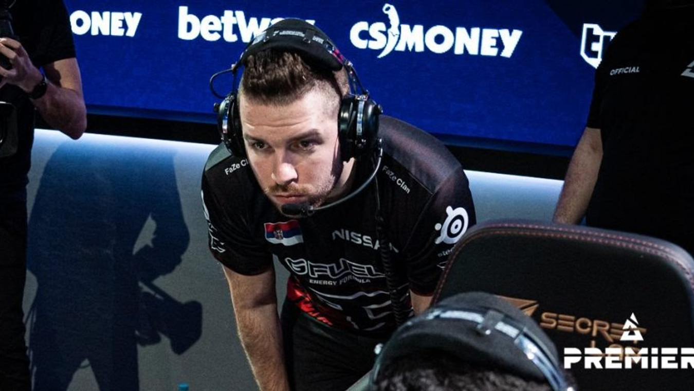 FaZe Clan’s YNk criticizes orgs pardoning their coaches for use of spectator bug