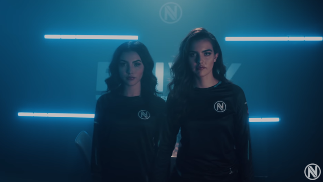 Envy Gaming signs chess streamers Botez sisters