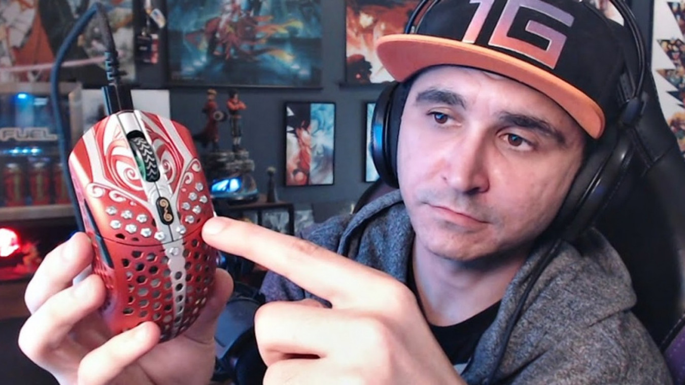 Summit1g shows off Finalmouse worth 100,000 USD