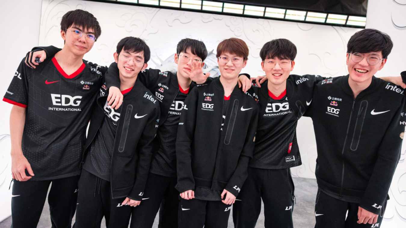 EDG clinch their first Worlds semifinals, after a dramatic victory against RNG