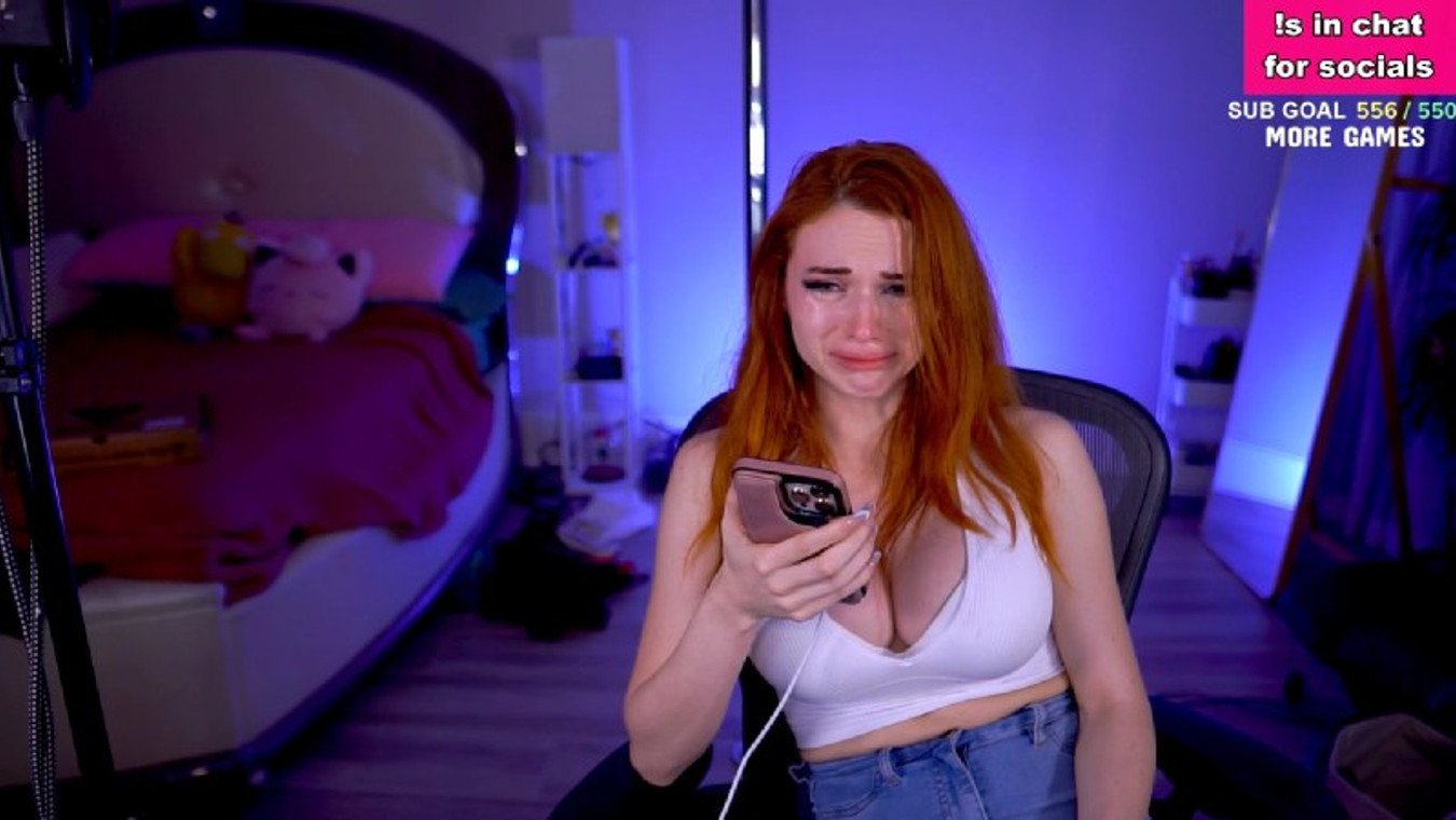 Amouranth Breaks Down After Revealing Abusive Threats From Her Husband