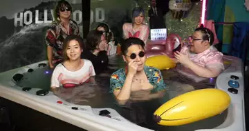 Pokimane OfflineTV hot tub stream results: Memes, subs gained and "best boobas"