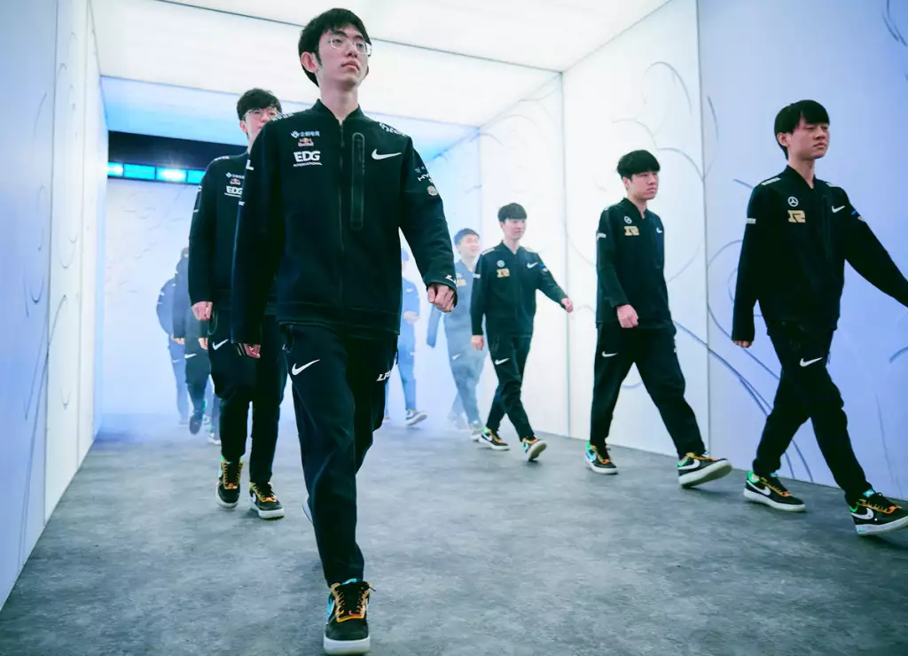 RNG and EDG on their way to their quarterfinals duel