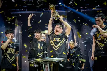 Uzi retires from League of Legends due to injuries
