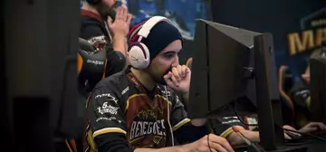 Yam steps down from Renegades